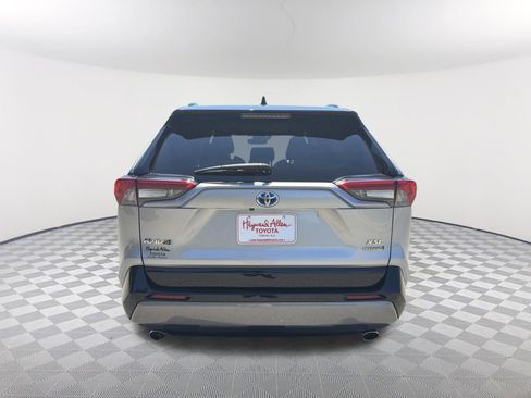 Used 2021 Toyota RAV4 XSE AWD/4WD image 15