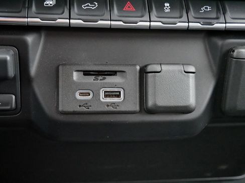 Used 2022 GMC Sierra 3500 SLE w/ SLE Convenience Package image 31