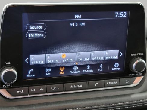 Used 2023 Nissan Rogue SV AWD/4WD image 11