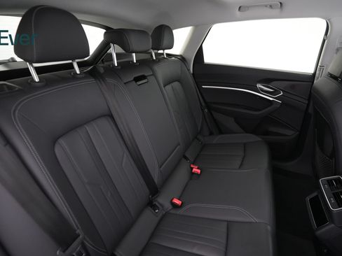 Used 2024 Audi Q8 e-tron Premium AWD/4WD image 5