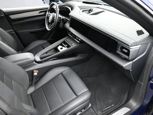 Certified 2024 Porsche Macan 4 Electric image 33