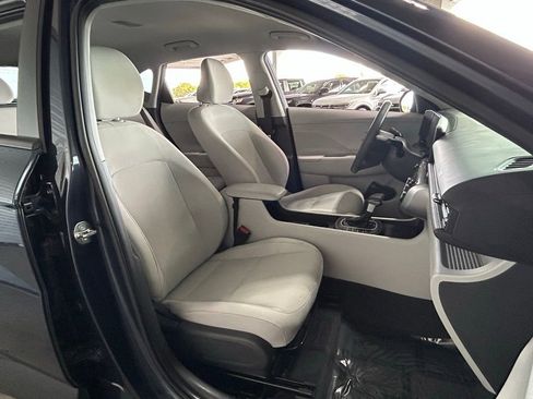 Used 2024 Hyundai Kona SE image 13