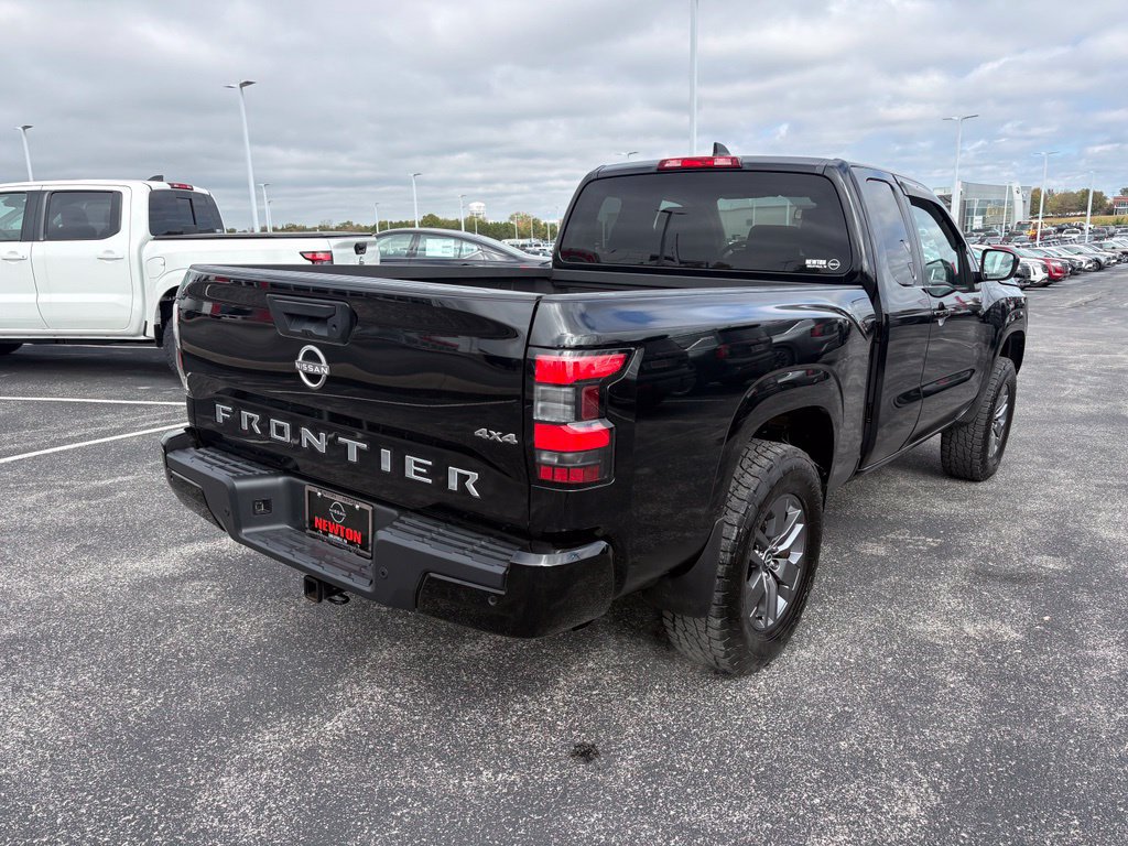Used 2025 Nissan Frontier SV AWD/4WD image 5