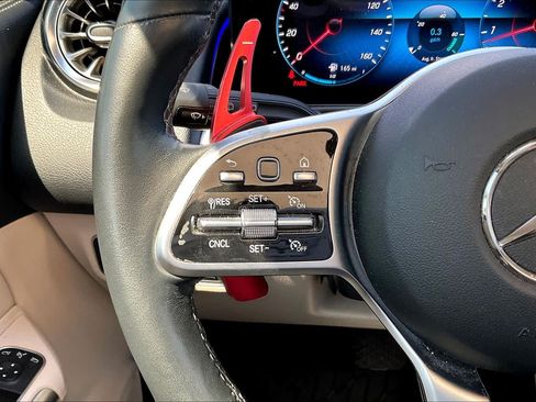 Used 2023 Mercedes-Benz GLB 250 image 23