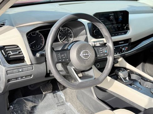 Used 2023 Nissan Rogue SL w/ SL Premium Package image 15