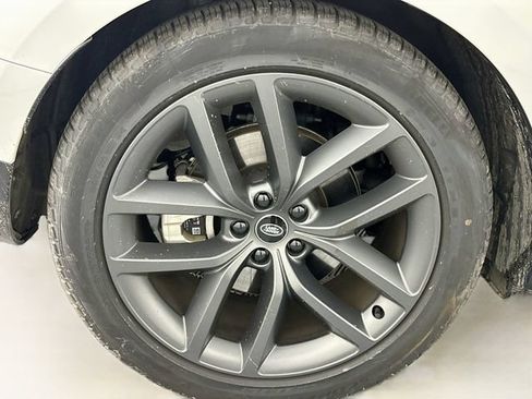 Used 2025 Land Rover Range Rover Sport SE AWD/4WD image 28