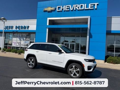 Used 2023 Jeep Grand Cherokee Limited w/ Luxury Tech Group II AWD/4WD image 1