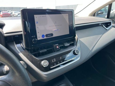 Used 2025 Toyota Corolla LE image 20