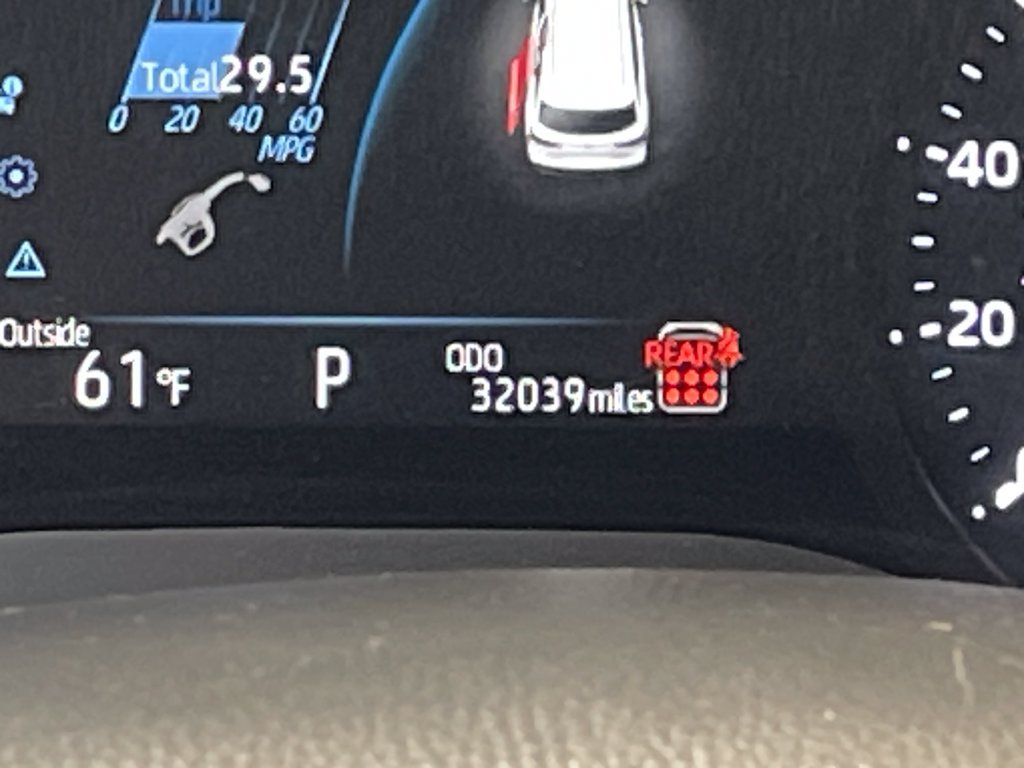 Certified 2025 Toyota Sienna XLE FWD image 21