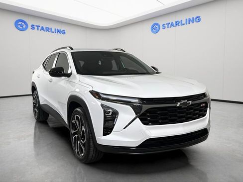 Certified 2025 Chevrolet Trax RS w/ Driver Confidence Package image 14