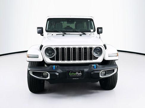 Used 2024 Jeep Wrangler Unlimited Sahara AWD/4WD image 2