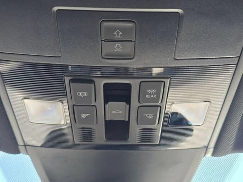 Used 2023 Volkswagen Tiguan SEL R-Line AWD/4WD image 19