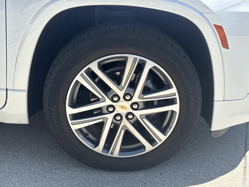 Used 2023 Chevrolet Traverse High Country w/ LPO, Floor Liner Package FWD image 4