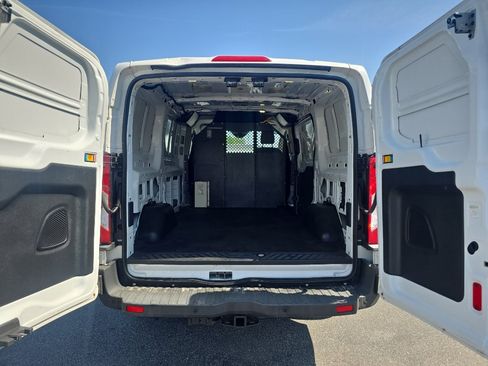 Used 2015 Ford Transit 250 130 Low Roof RWD image 22