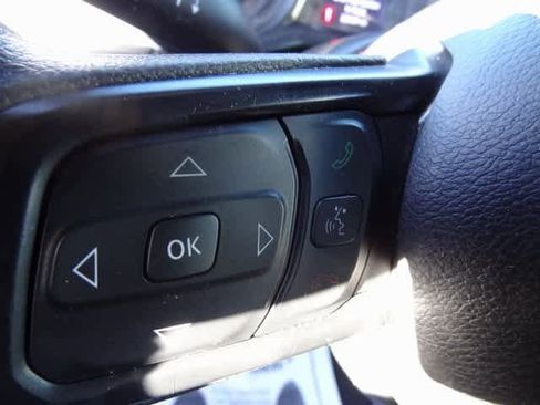 Used 2024 Jeep Gladiator Sport image 11