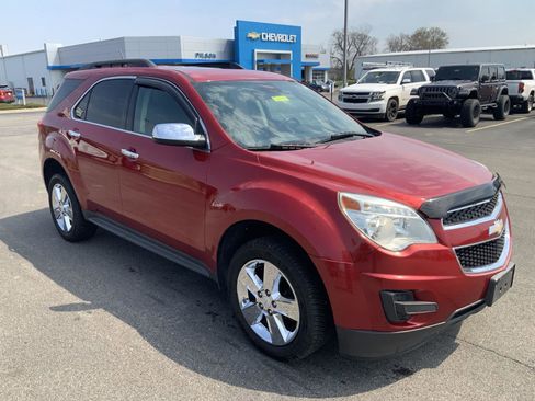 Used 2015 Chevrolet Equinox LT image 2