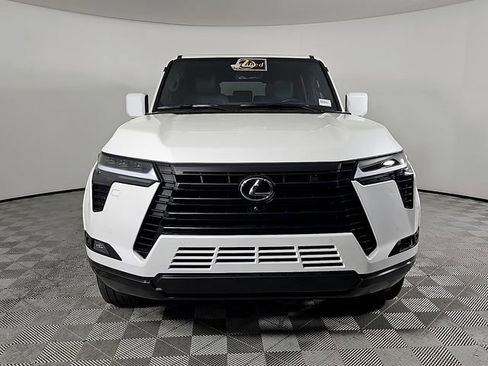 Used 2025 Lexus GX 550 w/ Accessory Package (2T) image 2