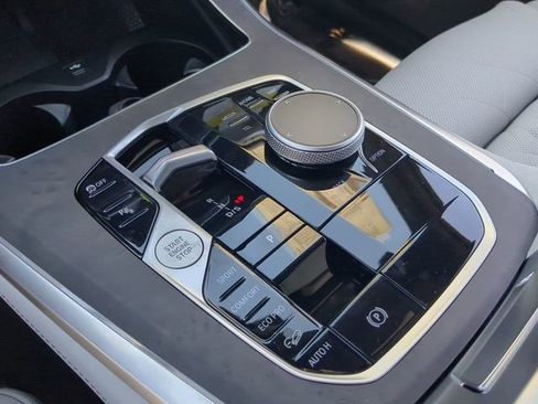 Used 2026 BMW X5 xDrive40i w/ M Sport Package image 22