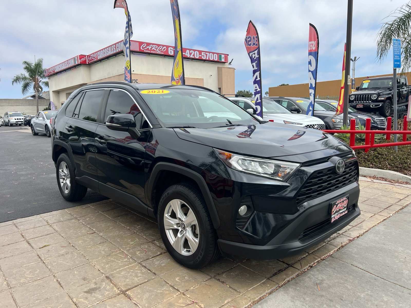 Used 2021 Toyota RAV4 XLE FWD image 2