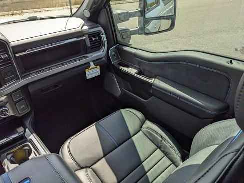 New 2026 Ford F250 Platinum AWD/4WD image 16