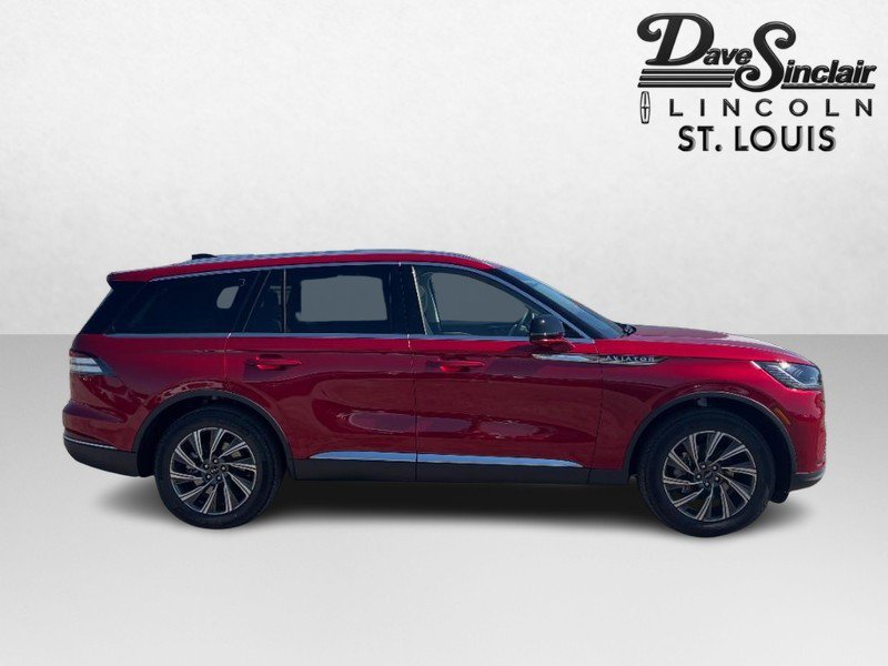 New 2026 Lincoln Aviator AWD image 2