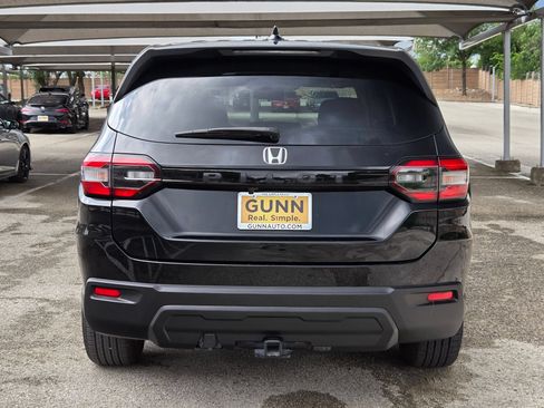 Used 2023 Honda Pilot LX image 5