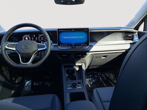 New 2025 Volkswagen Tiguan SE AWD/4WD image 12