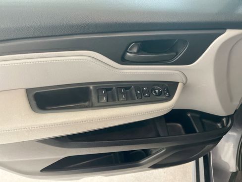 Used 2019 Honda Odyssey EX image 13