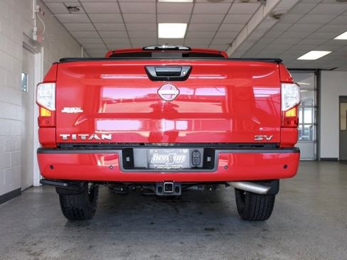 Used 2024 Nissan Titan SV w/ SV Convenience Package image 4