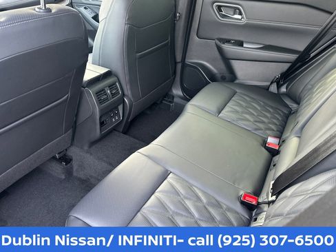 New 2026 Nissan Rogue Platinum w/ Tech Package AWD/4WD image 14