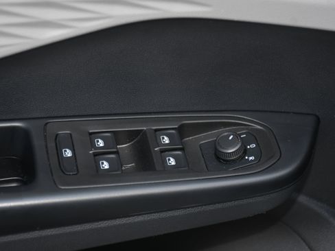 Used 2024 Volkswagen Taos S image 10