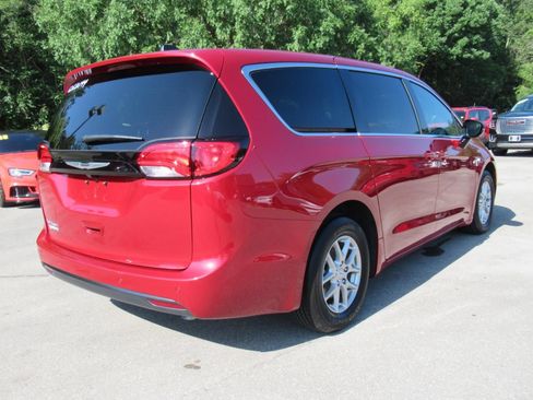 New 2026 Chrysler Voyager LX FWD image 7