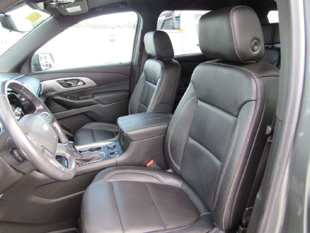 Used 2022 Chevrolet Traverse LT w/ LT Premium Package AWD/4WD image 14