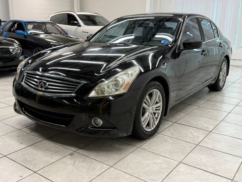 Used 2011 INFINITI G37 Journey RWD image 3