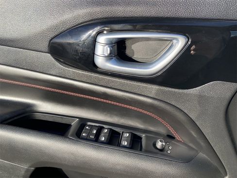 Used 2022 Jeep Compass Trailhawk w/ Trailhawk Convenience Group image 18