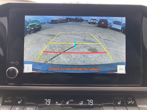 Used 2025 Toyota Camry SE image 20