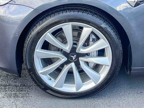 Used 2018 Tesla Model 3 Long Range image 9