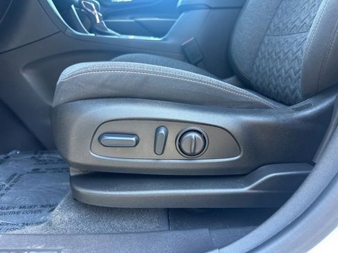 Used 2024 Chevrolet Equinox LT image 29