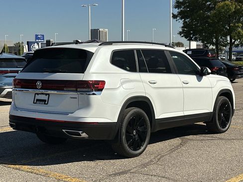 New 2026 Volkswagen Atlas SE image 5