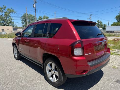 Used 2017 Jeep Compass Latitude AWD/4WD image 4
