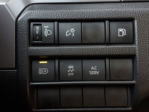 Used 2024 Toyota Tacoma TRD Off-Road AWD/4WD image 32