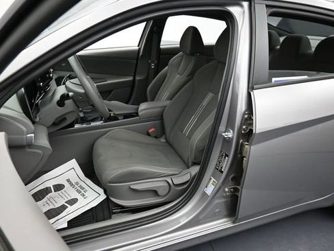 Used 2023 Hyundai Elantra Blue FWD image 10