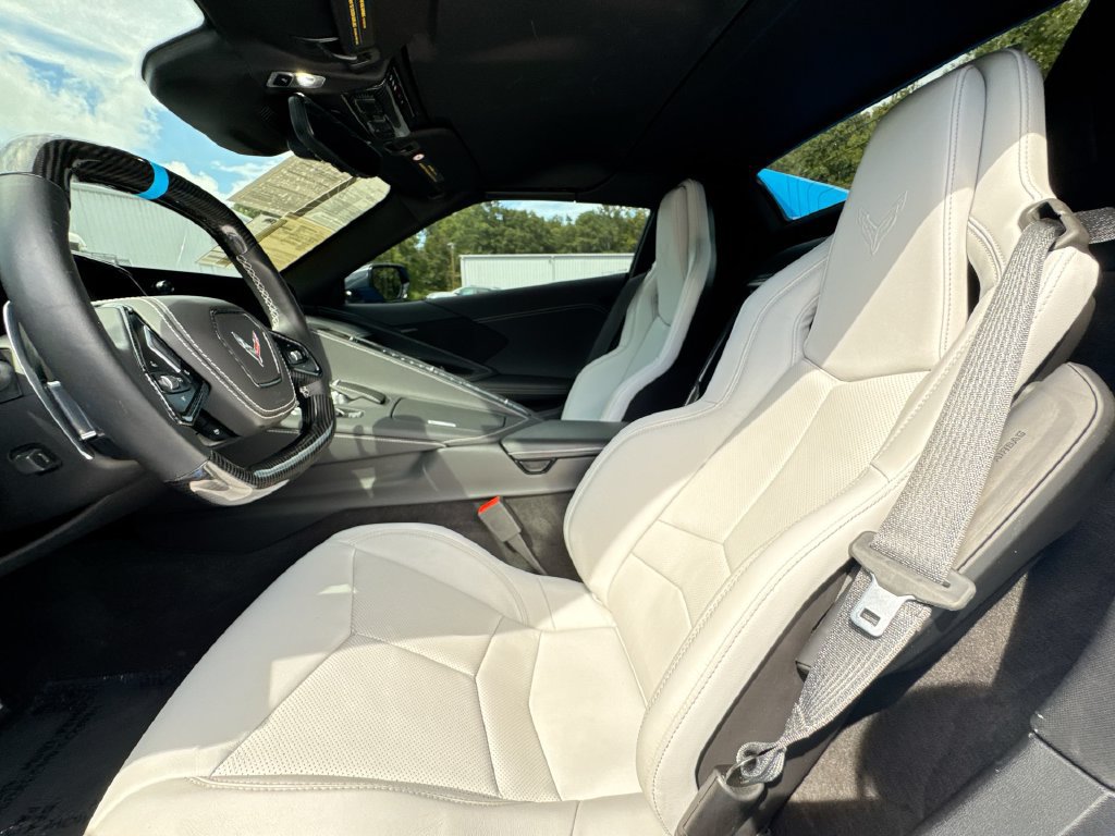 Used 2025 Chevrolet Corvette Z06 RWD image 13