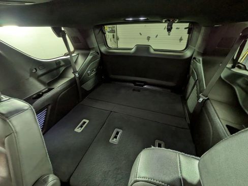 Used 2021 Chevrolet Tahoe Z71 w/ Z71 Signature Package image 37