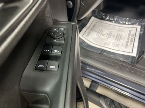 Used 2023 Chevrolet Silverado 1500 Custom image 25