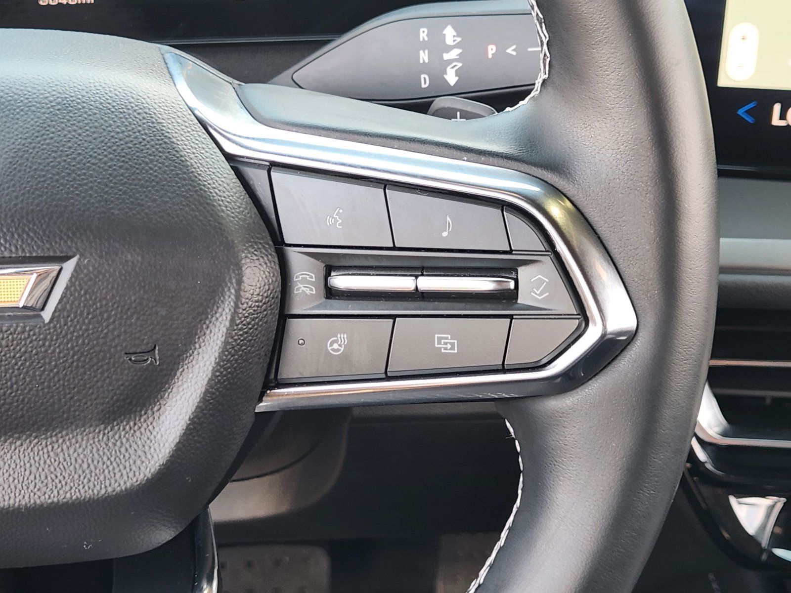 Certified 2026 Chevrolet Traverse LT w/ Driver Confidence Package FWD image 32
