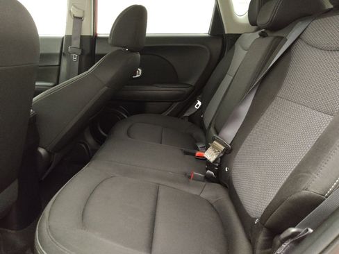 Used 2019 Kia Soul + image 18