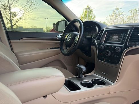 Used 2015 Jeep Grand Cherokee Laredo w/ Quick Order Package 23E image 31