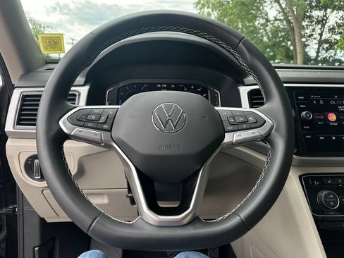 Certified 2023 Volkswagen Atlas SE w/ Black Wheel Package AWD/4WD image 12