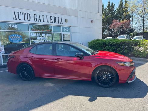 Used 2024 Toyota Camry XSE w/ Navigation Package image 3